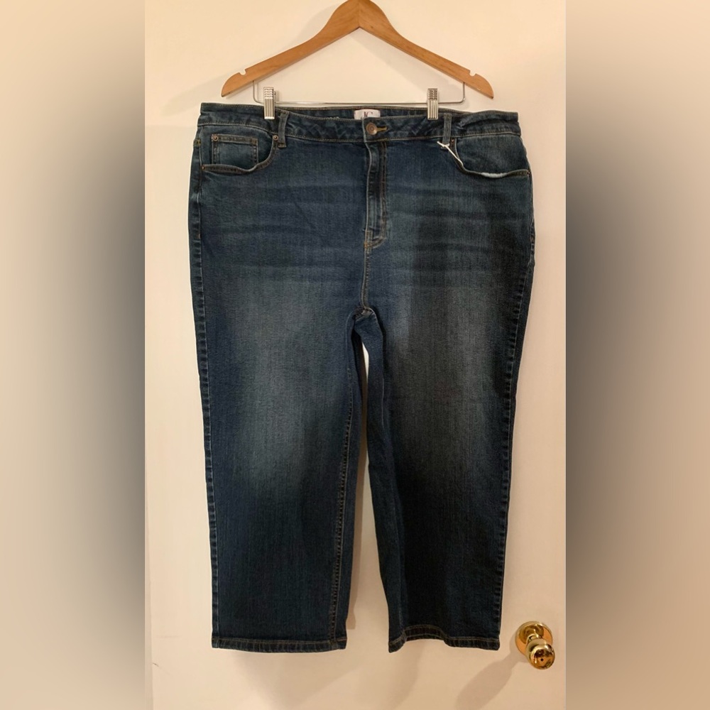 025 DC denim capris